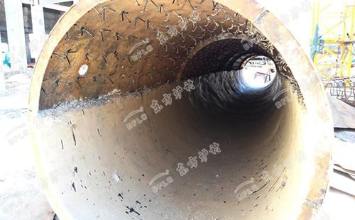 耐火澆注料在回轉窯上面大面積施工應要注意什么？